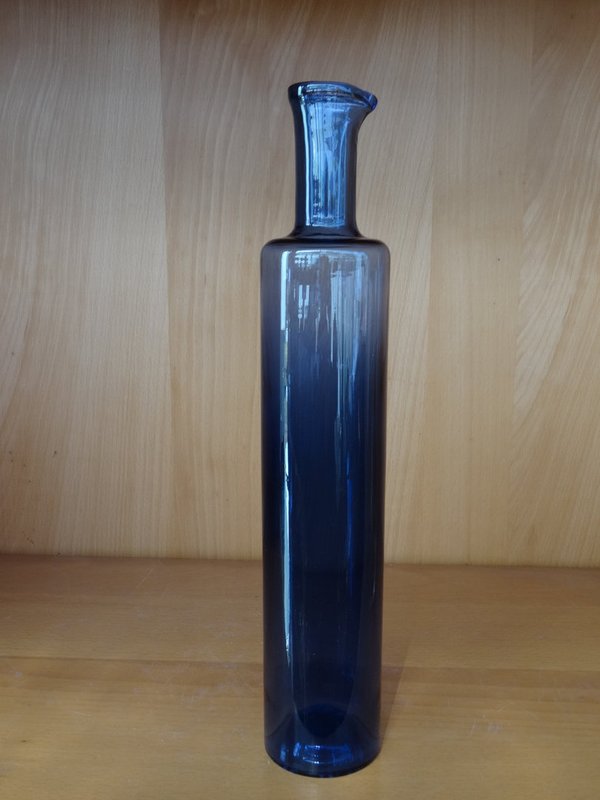 1610 Nanny Still Bottle / Vase