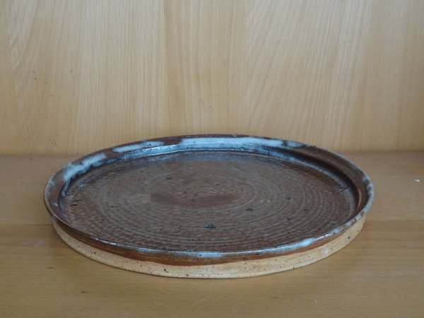 2154  A ceramic plate by Raija Tuumi